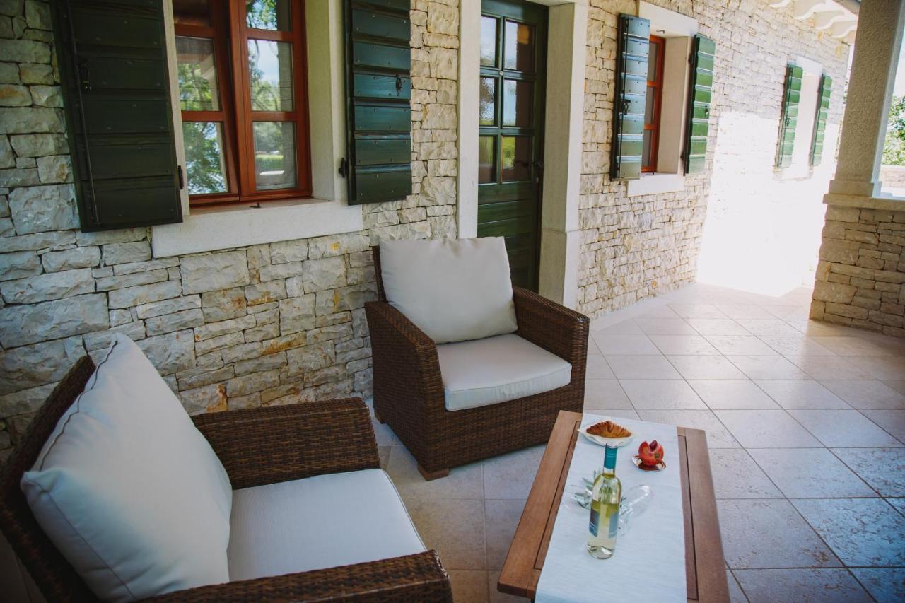 Villa Kringa Tinjan Bagian luar foto